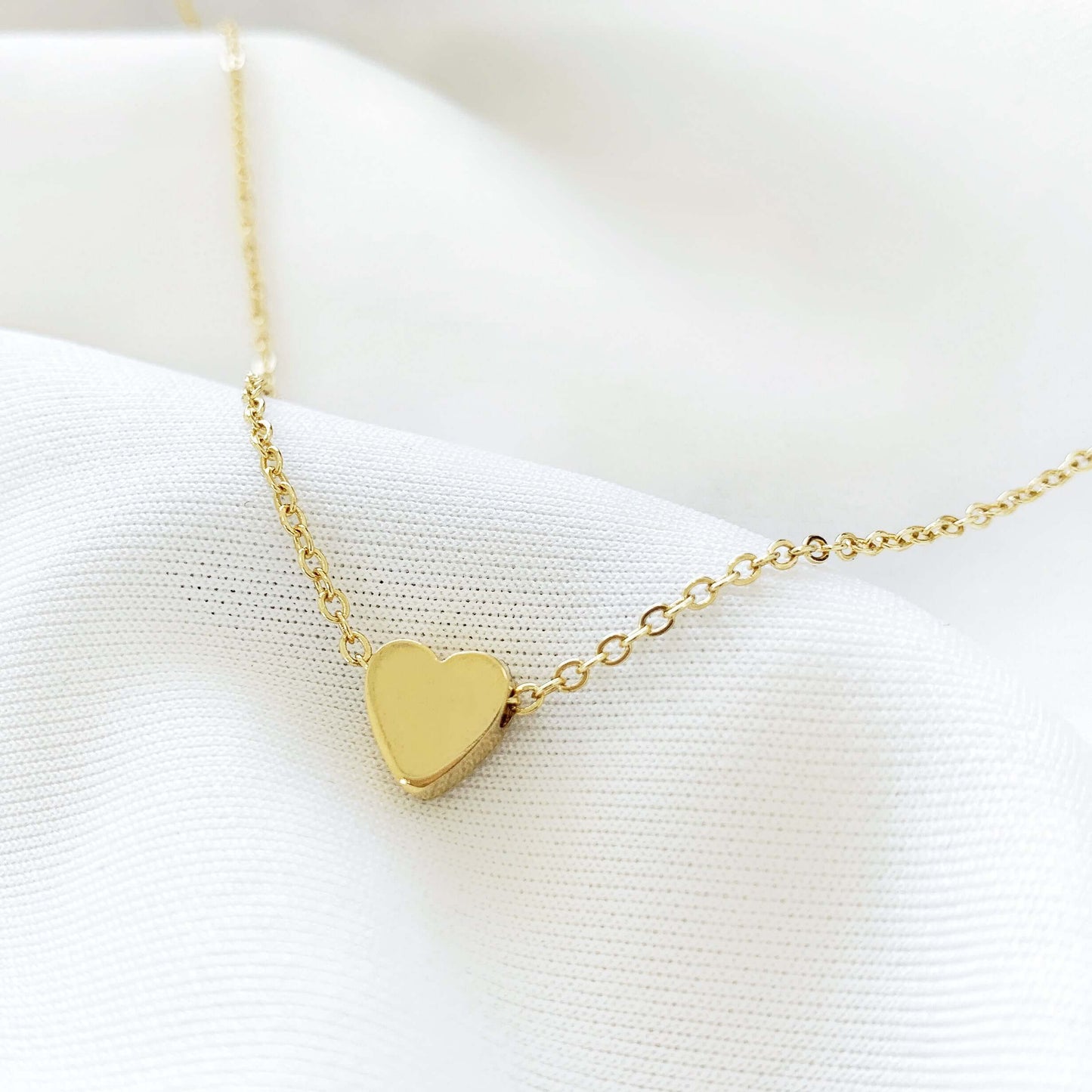 gold dainty heart charm necklace